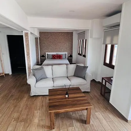 Yat Limaninda Muhtwsem Manzarali Dairel Apartament Marmaris
