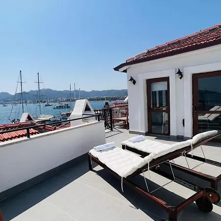 Yat Limaninda Muhtwsem Manzarali Dairel Apartamento